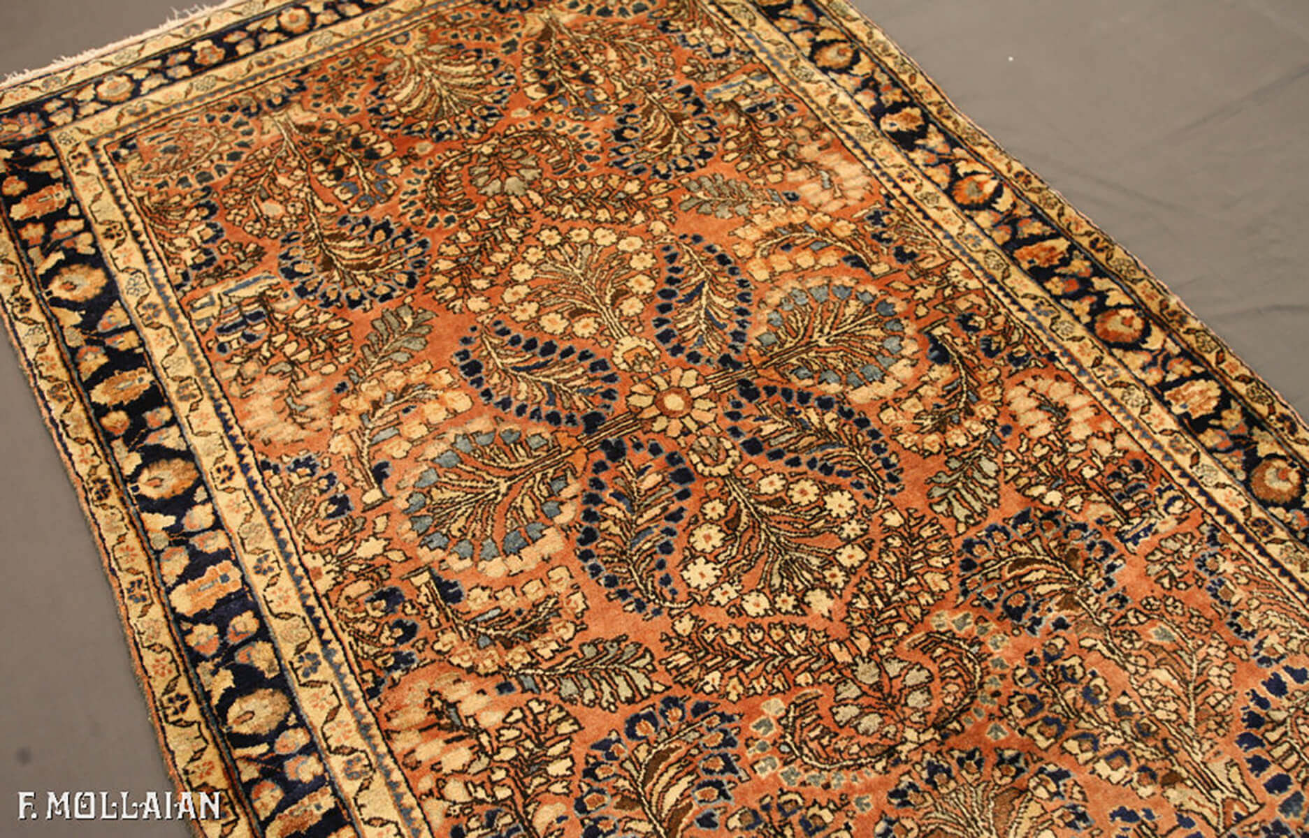Antique Persian Saruk Rug n°:97146998